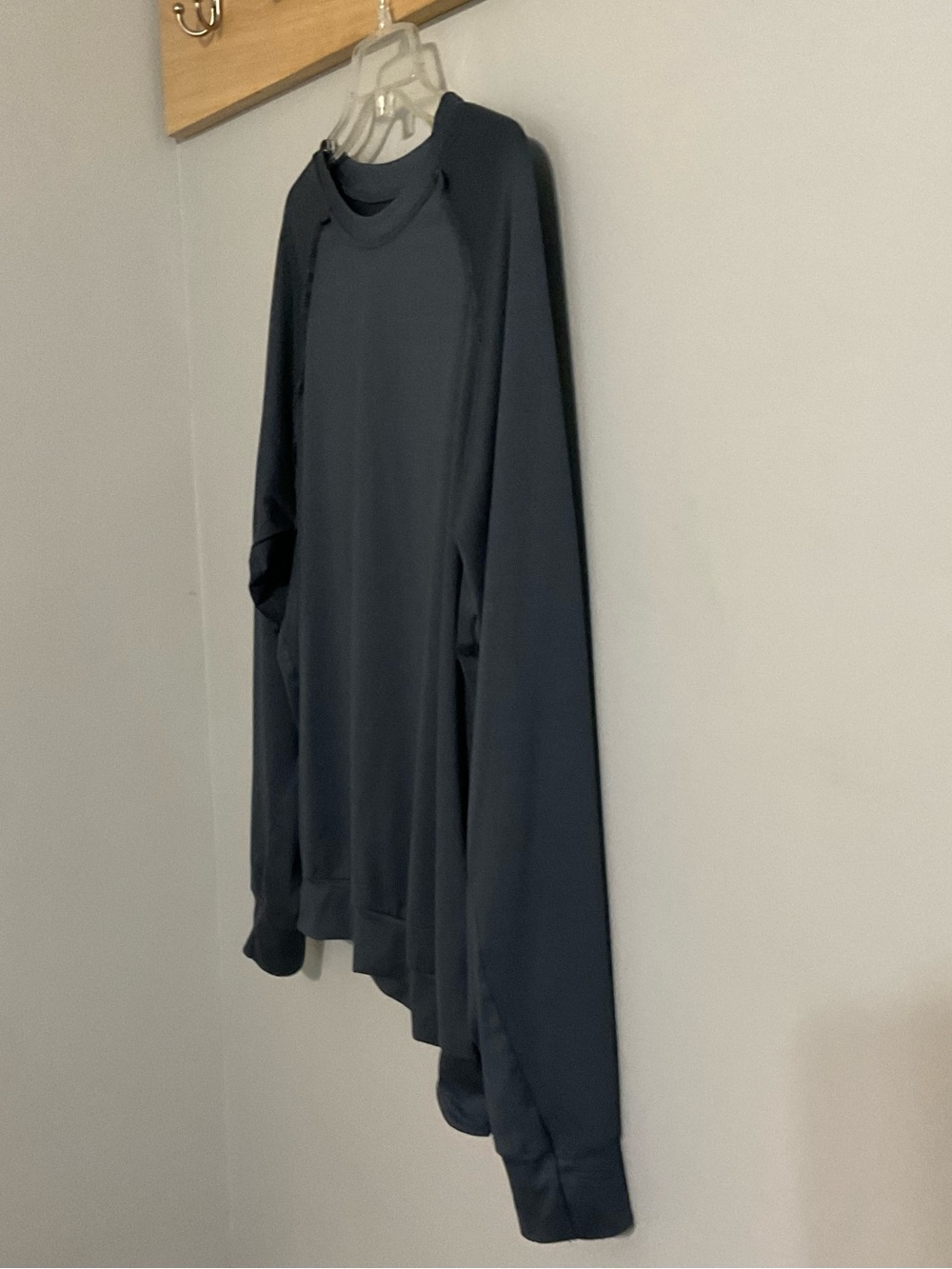 Butter by good hYOUman Dusty Blue Lightweight Sweatshirt Medium - Picture 2 of 7